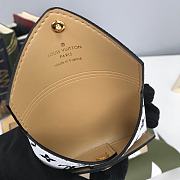 LV Clutch Bag Pochette Kirigami M67600  - 5