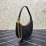 VALENTINO VLogo Palm-Grained Calfskin Hobo Bag 0707 Black   - 4