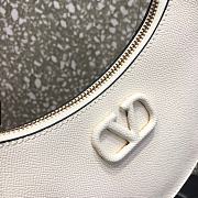 VALENTINO VLogo Palm-Grained Calfskin Hobo Bag 0707 White   - 3