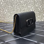 VALENTINO Garavani Vring Black Leather Mini Chain Crossbody 069  - 6