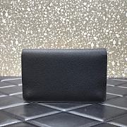 VALENTINO Garavani Logo Clutch Black 065 - 3