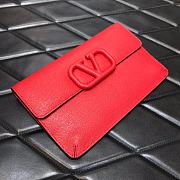 VALENTINO Garavani Logo Clutch Red 065 - 3