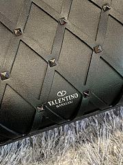 Valentino Garavani Beehive Tote Bag 30cm 2033 (1) - 2