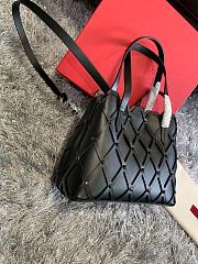 Valentino Garavani Beehive Tote Bag 22cm 2033s (1) - 5