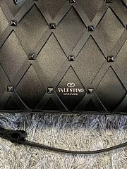 Valentino Garavani Beehive Tote Bag 22cm 2033s (1) - 2