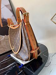 LV Monogram Tulum GM M40075  - 5