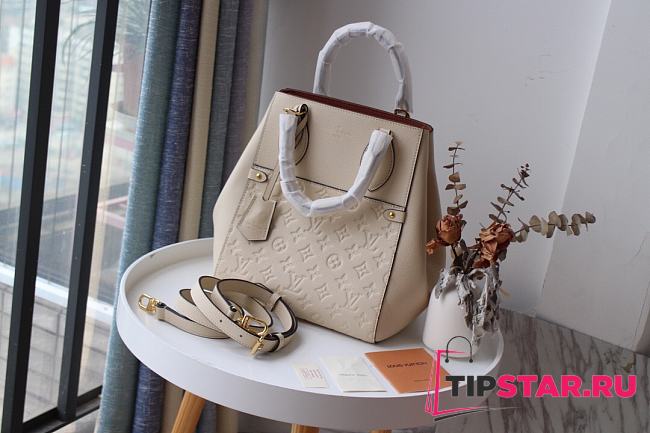 LV Fold Tote MM in White M45409 - 1