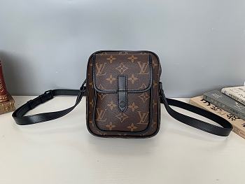 LV Christopher Wearable Wallet M69404 