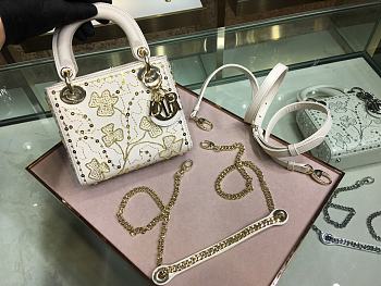 Lady Dior Five-Pattern Embroidered Clover Smooth Calfskin 17cm M0550 