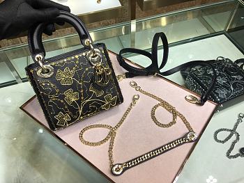 Lady Dior Five-Pattern Embroidered Clover Smooth Calfskin Black 17cm M0550 
