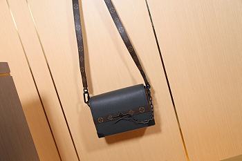 Louis Vuitton Women’s Bags M30718 Black 