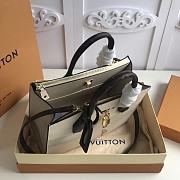 Louis Vuitton City Steamer MM M55062 White - 3