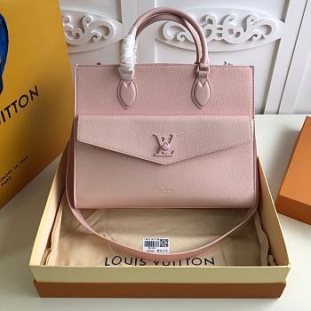 Louis Vuitton Lockme Tote MM Bag in Grainy Calfskin M55846 Pink 
