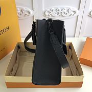 Louis Vuitton Lockme Tote MM Bag in Grainy Calfskin M55846 Black  - 5