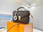 Louis Vuitton Pochette Metis M45152  - 1