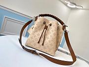 Louis Vuitton Muria Bag Mahina Leather M55801  - 3