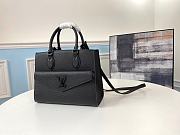 Louis Vuitton Pink Lockme Tote PM Bag M55845  - 1