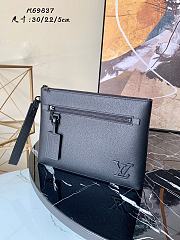 Louis Vuitton Ipad Pouch LV Aerogram M69837 - 1