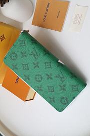Louis Vuitton Zipper Wallet M80801 Green - 6