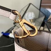 Louis Vuitton On My Side PM High End Leathers in Beige M57728 25cm - 2