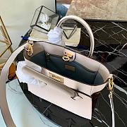 Louis Vuitton On My Side PM High End Leathers in Beige M57728 25cm - 3