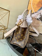 Louis Vuitton On My Side PM High End Leathers in Beige M57728 25cm - 5