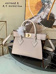 Louis Vuitton On My Side PM High End Leathers in Beige M57728 25cm - 1