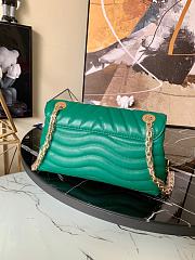 Louis Vuitton New Wave Chain Bag H24 in Green M58552   - 6