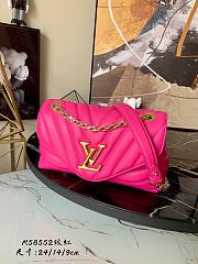 Louis Vuitton New Wave Chain Bag H24 in Pink M58552   - 1