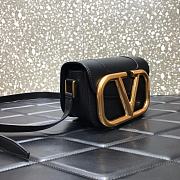 Valentino small Supervee crossbody calfskin bag in black 18cm - 3