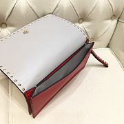 Valentino Garavani Rockstud Clutch Red - 6