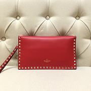 Valentino Garavani Rockstud Clutch Red - 1