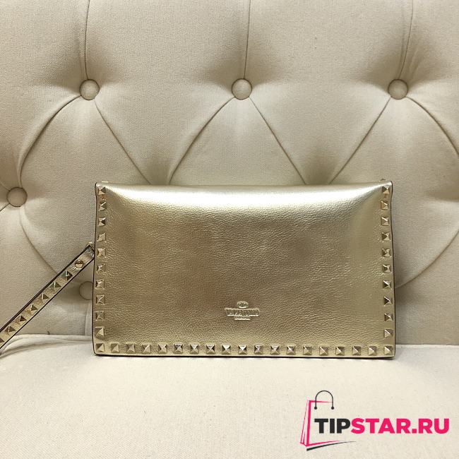 Valentino Garavani Rockstud Clutch Gold - 1