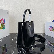Black Leather Tote Bag With Pouch Prada 1BA319 - 6