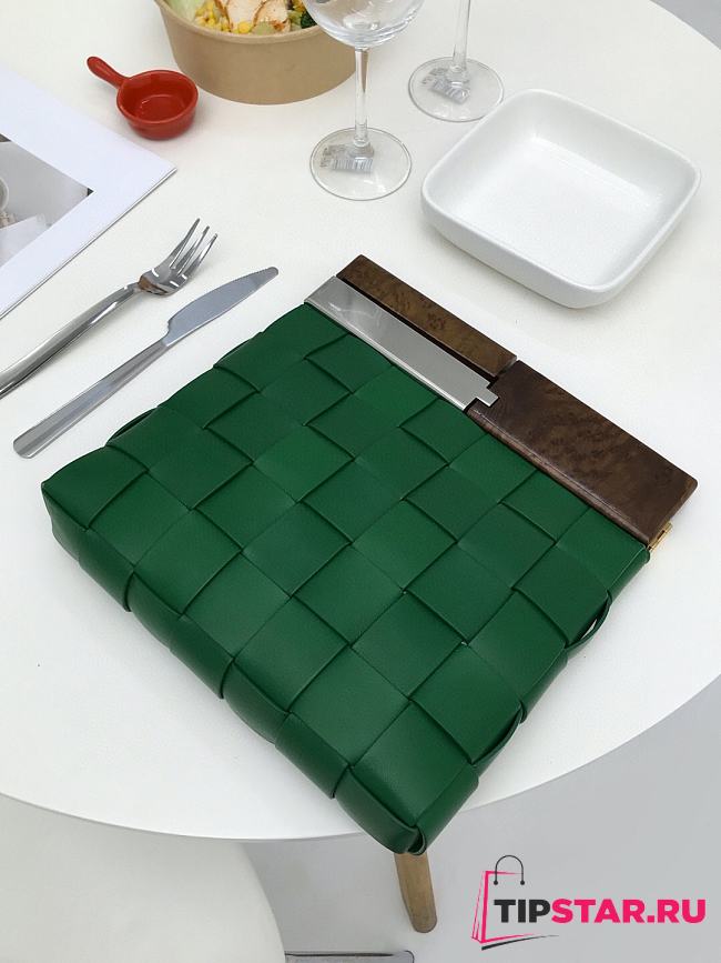 Bottega Veneta Snap Leather Clutch Bag Green  - 1