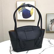 Bottega Veneta Mini Arco Tote Bag Plain Black   - 6