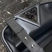 Bottega Veneta Point Bag In Nappa Leather 02  - 4
