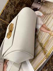 Bottega Veneta Mini Belt Bag In White Textured Leather 631117  - 2