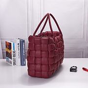 Bottega Veneta Leather Intrecciato Quilted Large Tote Bag in Nero (Wine Red)  - 5
