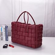 Bottega Veneta Leather Intrecciato Quilted Large Tote Bag in Nero (Wine Red)  - 4