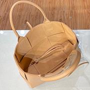 Bottega Veneta Small Arco Intrecciato Leather Tote Bag 07  - 4