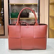 Bottega Veneta Small Arco Intrecciato Leather Tote Bag 08 - 1