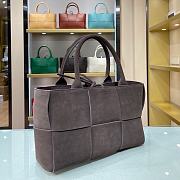 Bottega Veneta Small Arco Intrecciato Leather Tote Bag 11  - 6