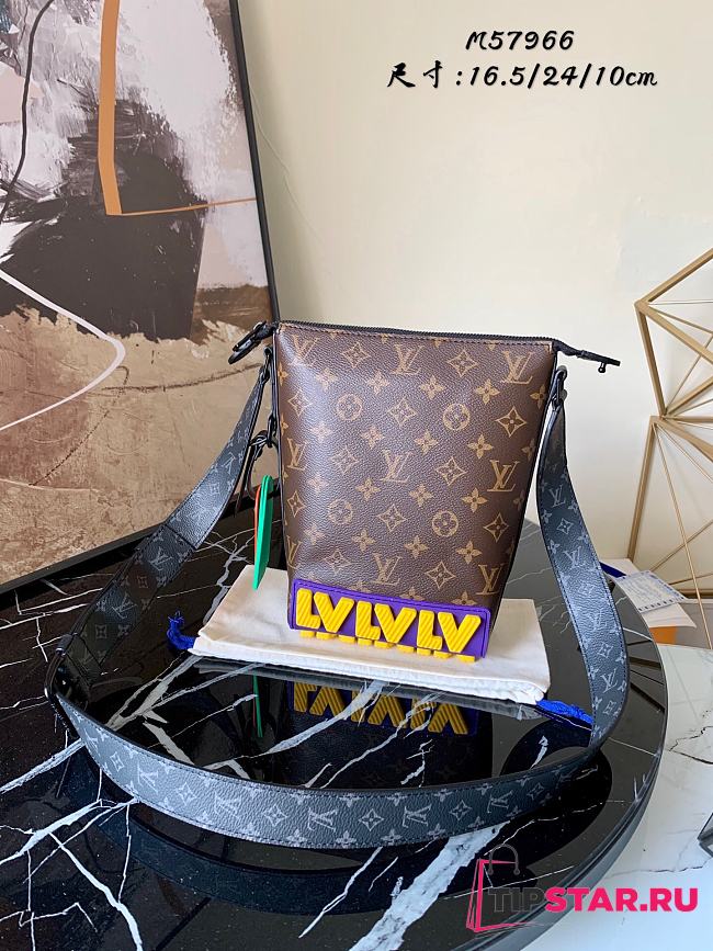 Louis Vuitton Cruiser Messenger Monogram M57966  - 1