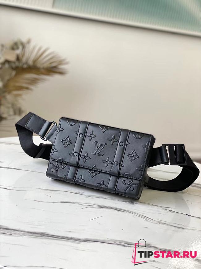 Louis Vuitton Trunk Slingbag Black M57952  - 1