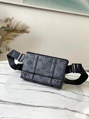 Louis Vuitton Trunk Slingbag Black M57952  - 1