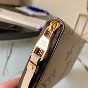 Louis Vuitton Zippy Wallet Cream M80116  - 3