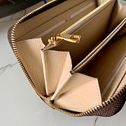 Louis Vuitton Zippy Wallet Cream M80116  - 5