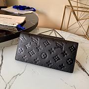 Louis Vuitton Brazza Wallet M69038  - 5