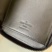 Louis Vuitton Zippy Vertical Wallet M69047  - 6